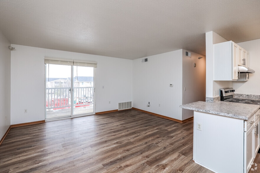 2BR, 2BA - The Willow/1,004 SF - Windsor Pointe