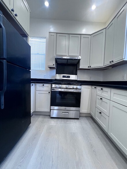 Building Photo - 1039 Peralta St