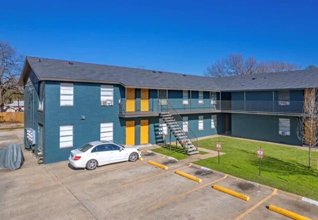 Building Photo - 2211 S Vernon Ave