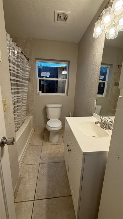 Building Photo - 1148 W Lakeview Cir