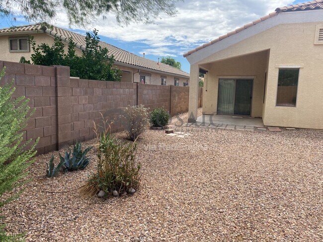 Building Photo - 4020 E Trigger Way