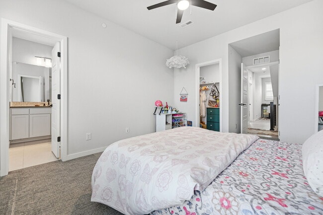 Building Photo - 2272 Old Rail Wy