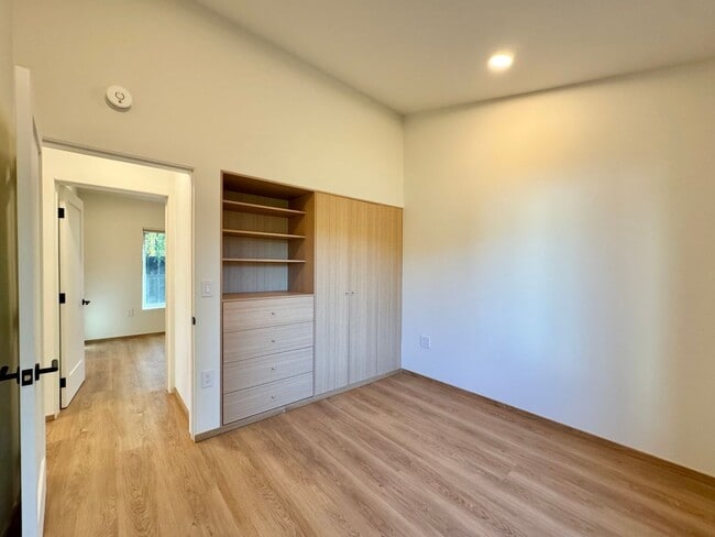 Building Photo - Newly Built 2 Bedroom 2 Bath Single Level ...