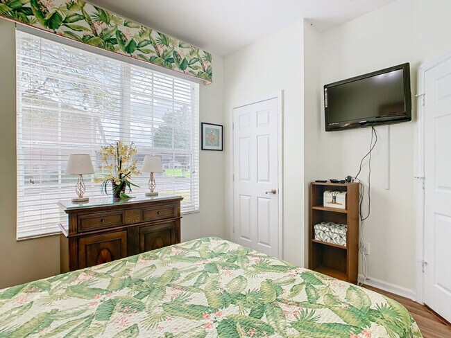 Building Photo - 2314 Silver Palm Dr