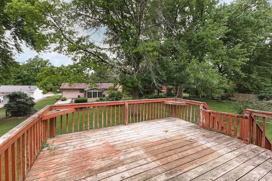 Building Photo - 707 Chester Dr