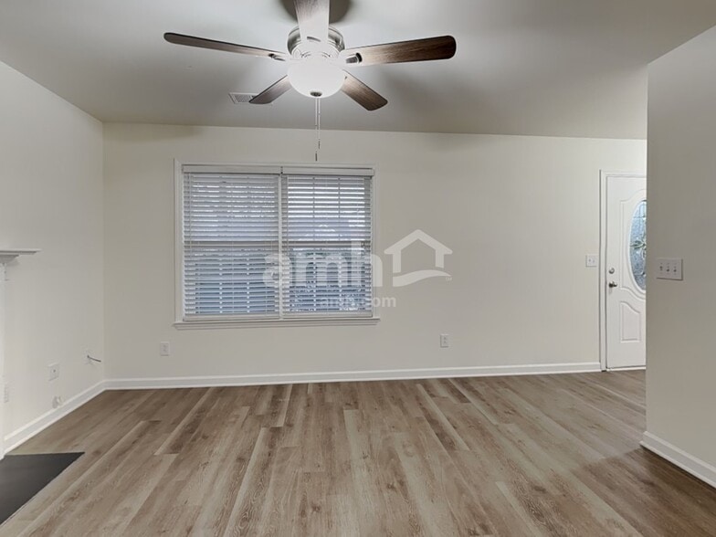 Building Photo - 185 Silver Creek Trail