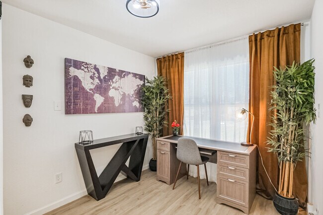 Building Photo - 5021 Libbey Dr