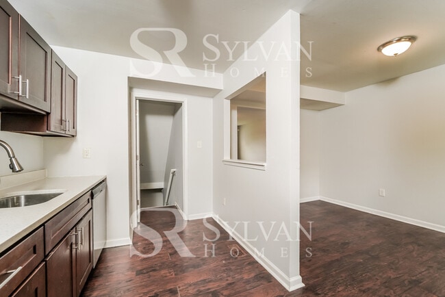 Building Photo - This highly desirable 4 bedroom, 2 bathroom home is ready for your personal touch!