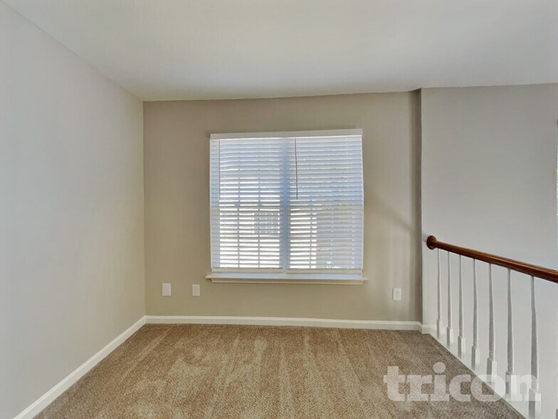 Building Photo - 986 Peachtree Meadows Cir