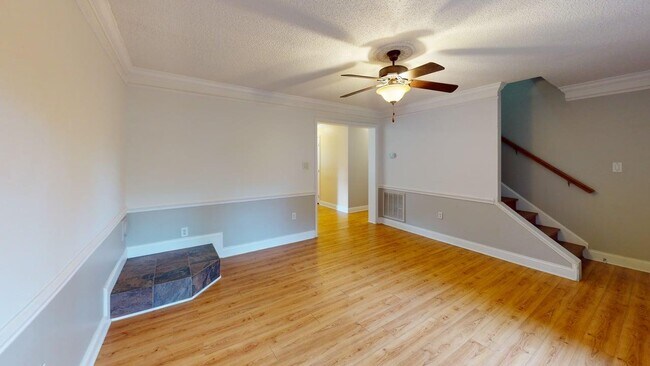 Building Photo - 367 London Rd