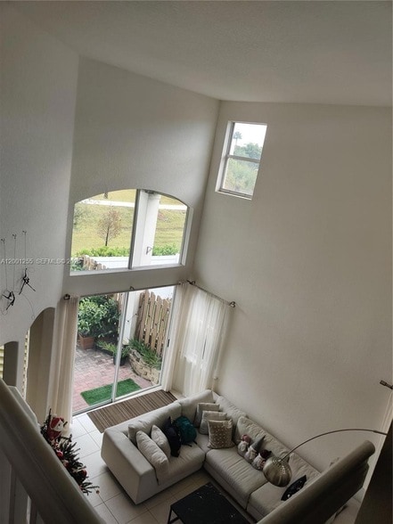 Building Photo - 8041 NW 114th Pl