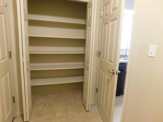 Building Photo - TWO WEEKS FREE RENT!