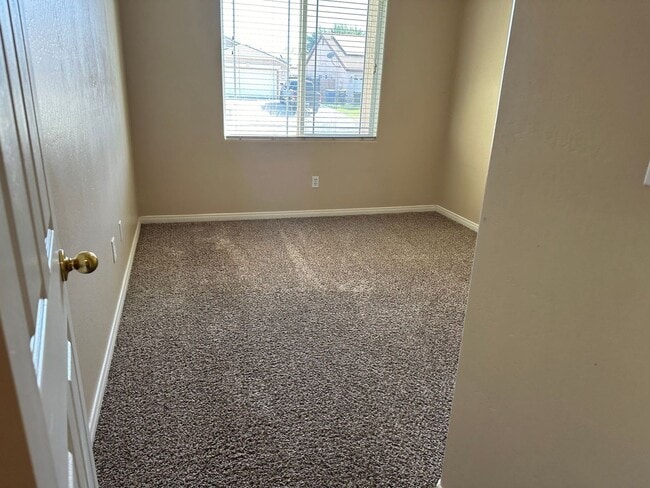 Building Photo - Northwest 3+2 + OFFICE!  Coming Soon!