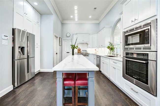 Building Photo - 855 Plainwood Dr