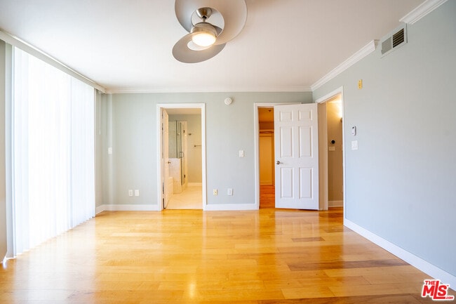 Building Photo - 350 S Norton Ave