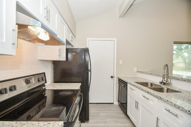 Building Photo - 8323 Blacksmith Dr