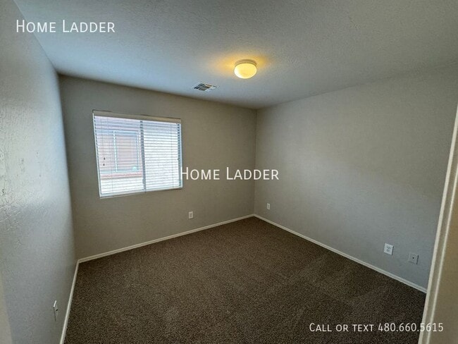 Building Photo - 44871 Gavilan Dr