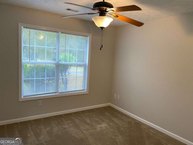 Building Photo - 4343 Grey Park Dr NE