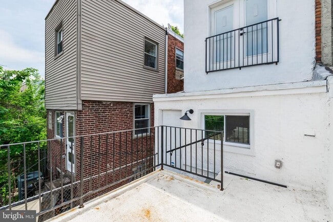 Building Photo - 5111 Willows Ave