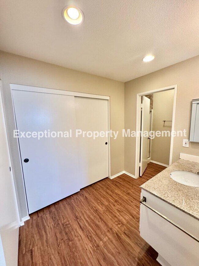 Building Photo - Ready to move in 4 bedroom 2 bath home!