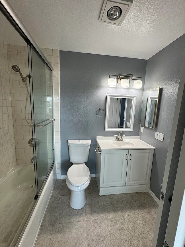 Building Photo - 7033 Marymount Way