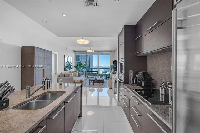 Building Photo - 900 Biscayne Blvd