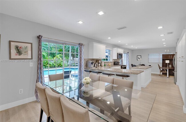Building Photo - 7711 Coquina Dr
