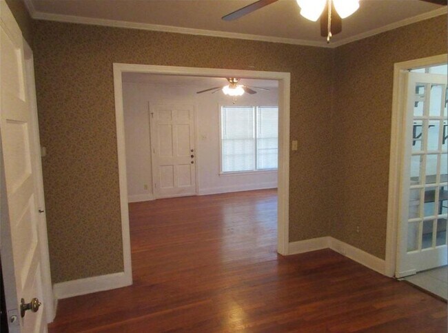 Building Photo - 5501 Montview St