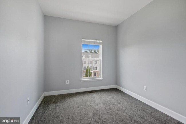 Building Photo - 505 Jurgensen Pl