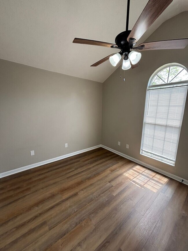 Building Photo - 1201 Canaan Ct