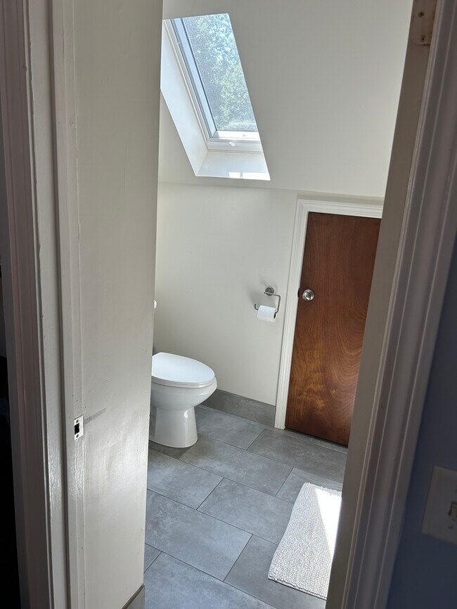 Building Photo - 1109 Townsend Ave