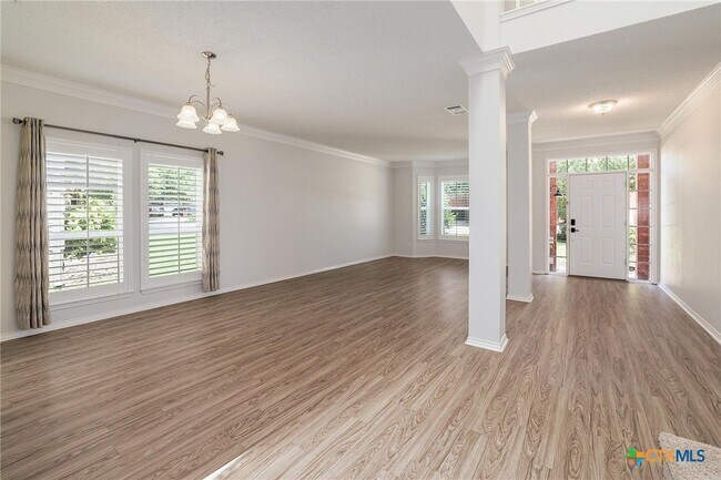 Building Photo - 703 Ivy Ct