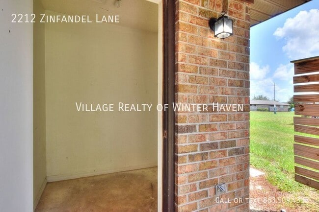 Building Photo - Julian Hills Apartments: Your Oasis in Eag...