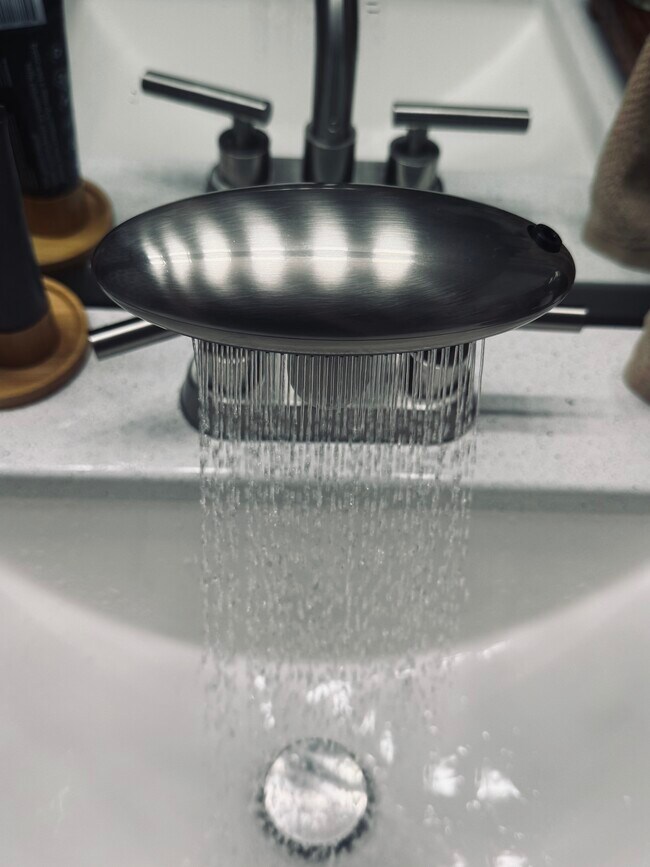 Building Photo - 4 Martine Ave