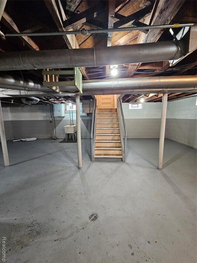 Building Photo - 11764 Beaconsfield St