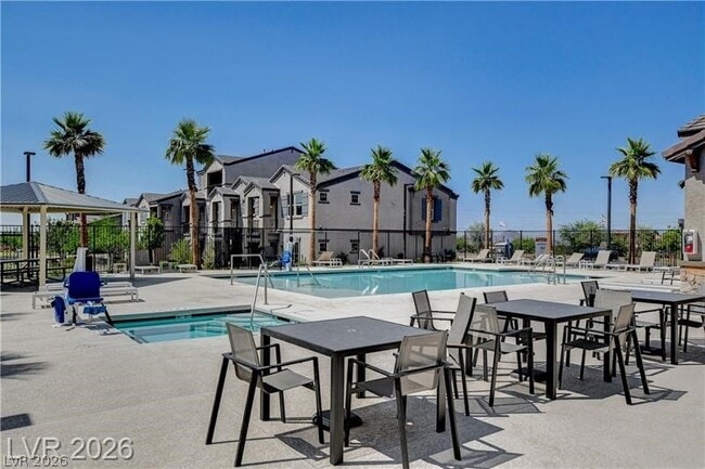 Building Photo - 634 Bellus Pl