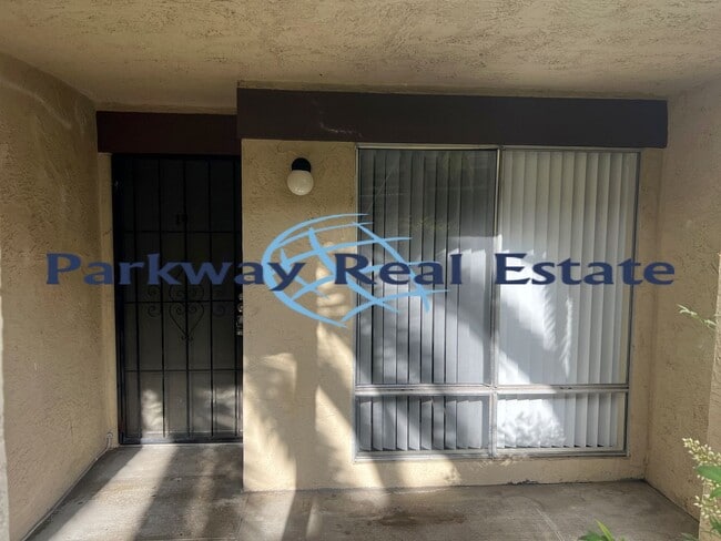 Building Photo - Downstairs 2 Bedroom 1 Bathroom Condo in E...