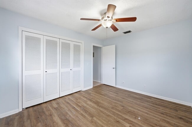 Building Photo - 410 W Palm St