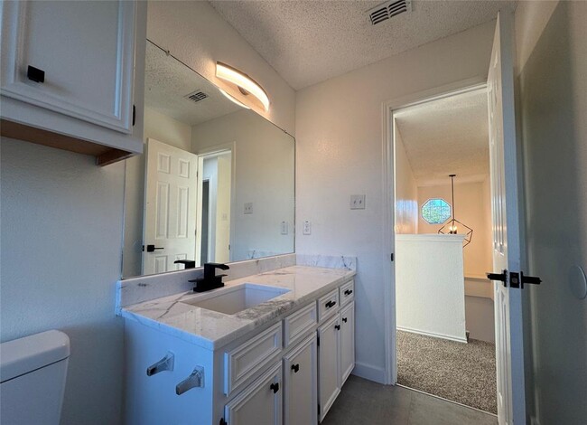 Building Photo - 1905 Hollow Tree Blvd