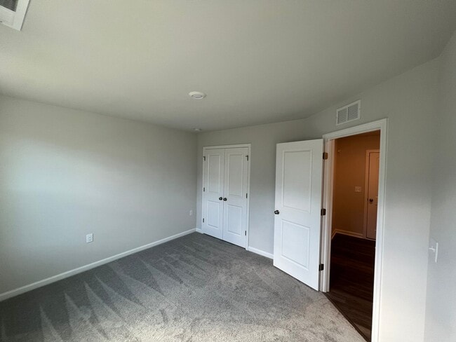 Building Photo - 714 Cormiche Ln