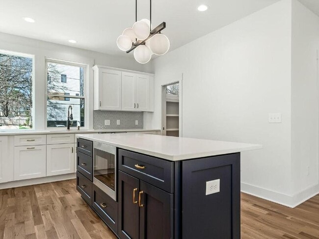 Building Photo - 1310 N Davidson St