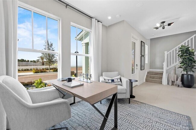 Building Photo - 823 SW Pr Ave