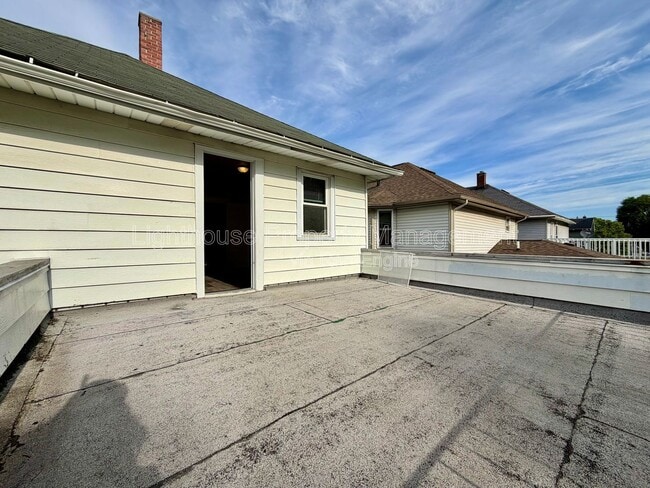 Building Photo - 1242 Davis Ave NW