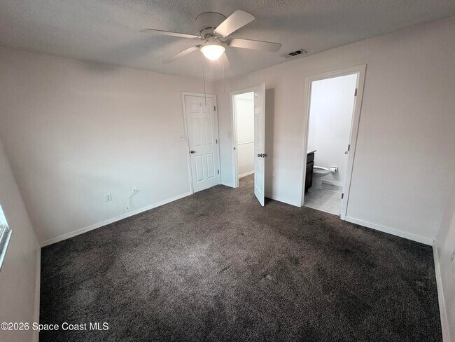 Building Photo - 830 Hartley Ave SW