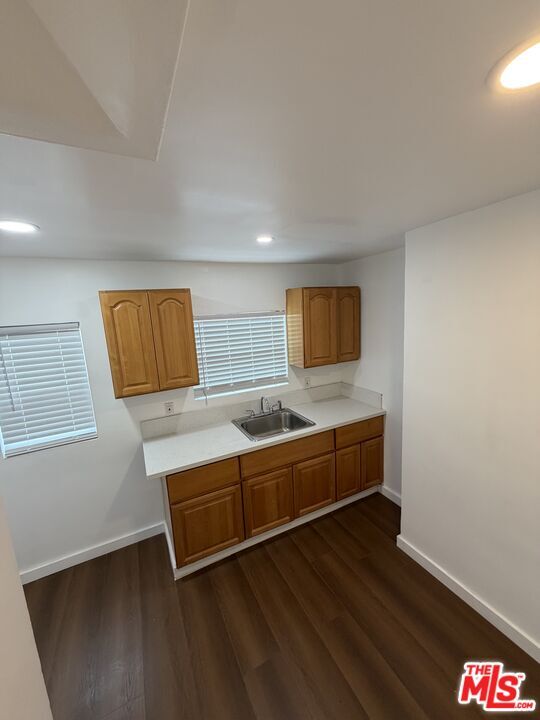 Building Photo - 120 N Ave 25