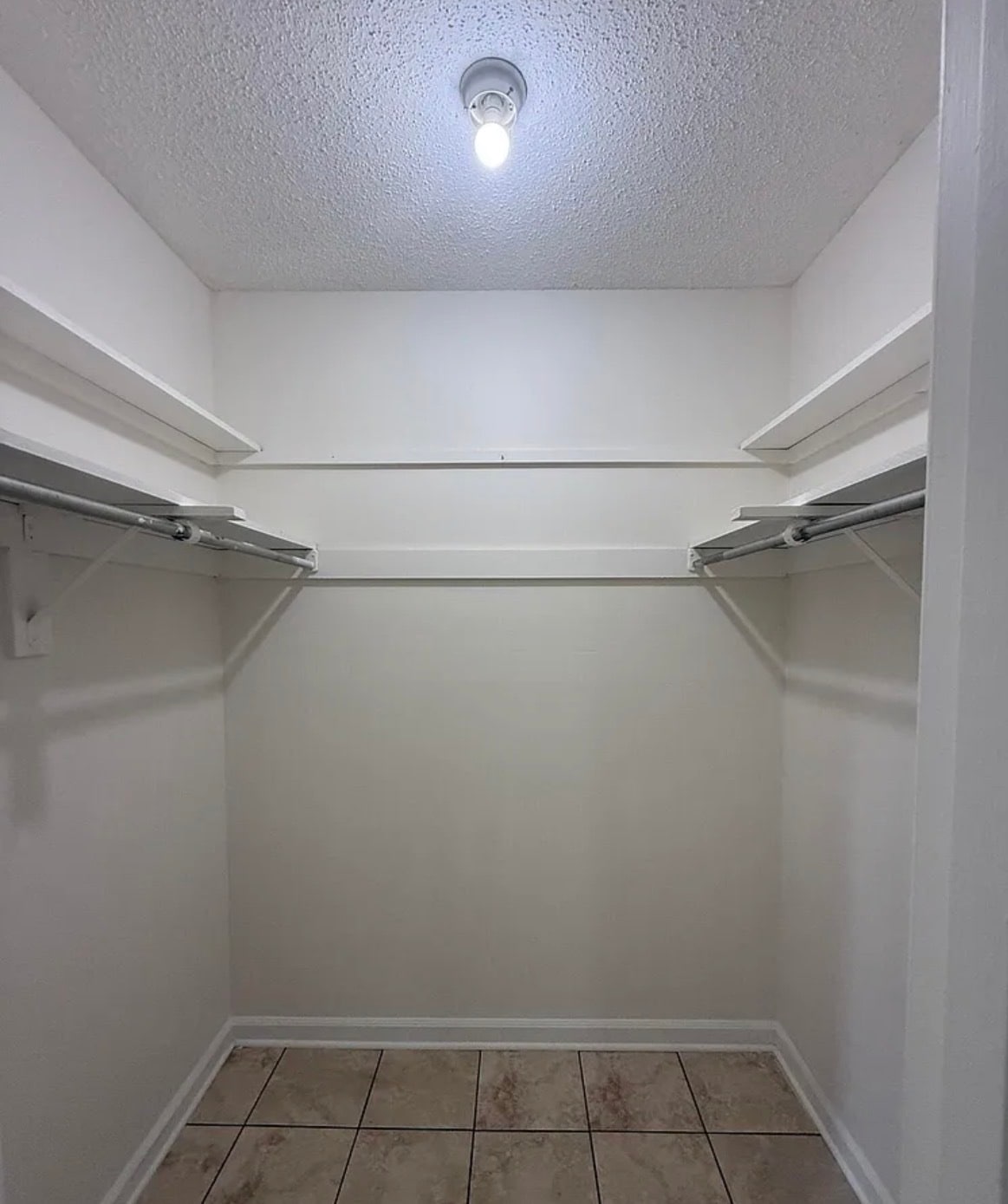 Building Photo - 6190 Carroll Cv W