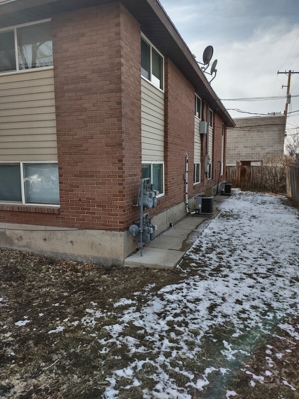 Building Photo - 3056 S 200 E