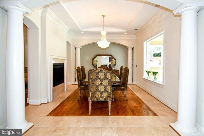 Building Photo - 7104 Old Dominion Dr