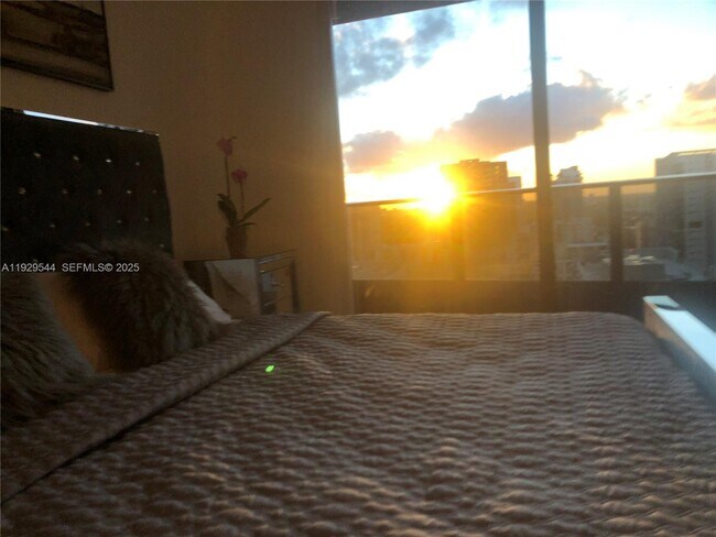 Building Photo - 1000 Brickell Plaza