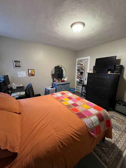 Building Photo - 1862 Beacon St